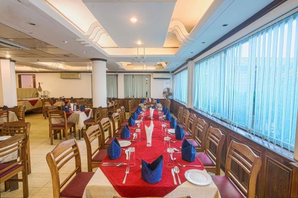 Hotel Sea Crown Cox's Bazar Esterno foto