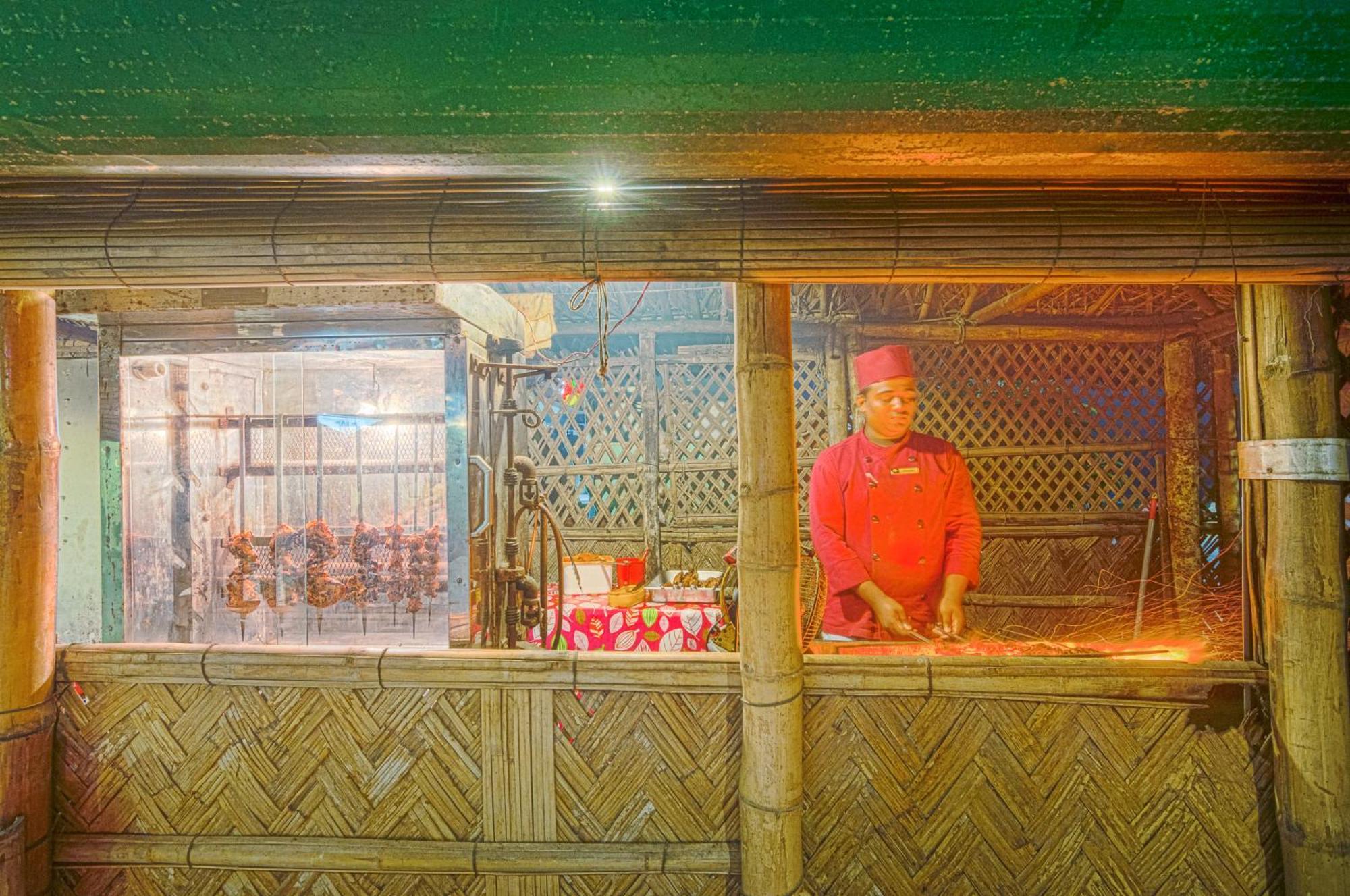 Hotel Sea Crown Cox's Bazar Esterno foto